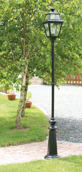 Place des Vosges 02.08. | Mastleuchte für Einfahrten und Wege von Roger Pradier